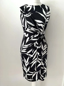 Abito da cocktail Phase Eight taglia 12 bianco navy elasticizzato twist balze a matita - Foto 1 di 12