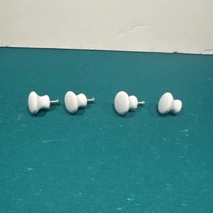 Set 4 pomelli per cassetti in ceramica bianca - stile classico - usati, buone condizioni - Foto 1 di 2