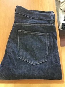 UNIQLO CLASSIC SELVEDGE JEANS👖Gr.34/34 dkl.blau w.NEU kaum used Effekte Maße - Bild 1 von 9