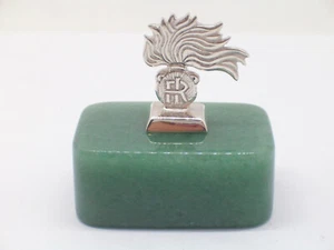 Fiamma dei Carabinieri in ARGENTO 925 su Avventurina - fermacarte Pietra Dura - - Picture 1 of 5