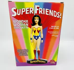 Statua Super Friends Wonder Woman 8" Modellino Animato Ltd Ed Basso #0534/2300 Nuovo con scatola - Foto 1 di 6