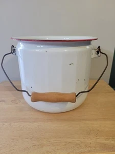 Vintage 1950s Red And White Enamel Cooking Pot. Large 9" - Picture 1 of 5