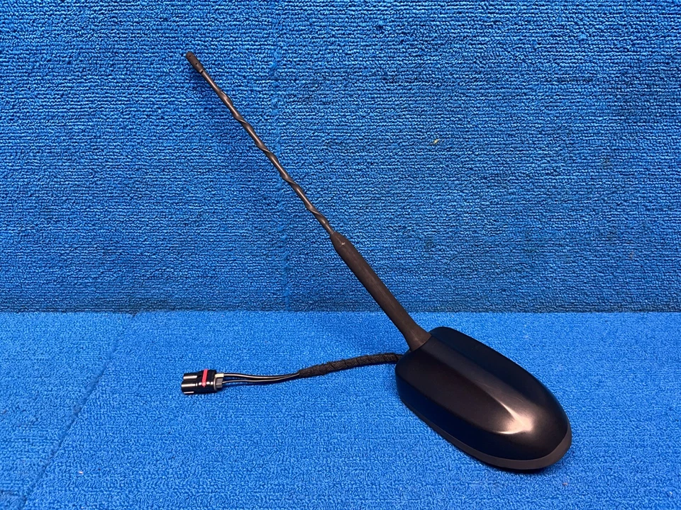 2016 - 2019 FORD FIESTA ROOF SHARK FIN RADIO ANTENNA OEM - Image 1 of 4