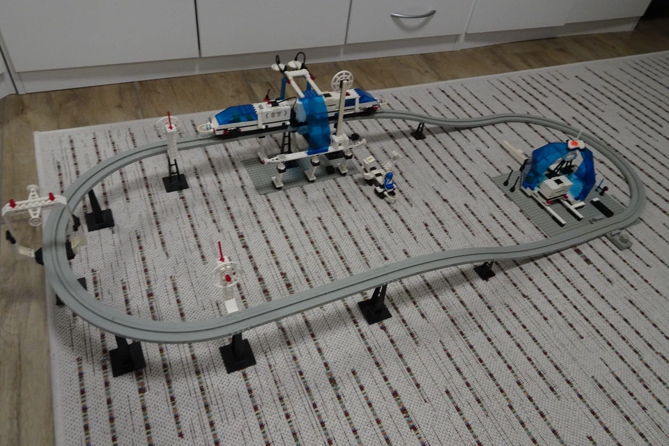 LEGO Classic Space 6990 Futuron Monorail Transport System mit OBA Weltraum - Bild 1 von 4