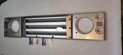 Land Rover Defender 90 110 XS FRONT GRILL SET SILVER WITH BLACK # DA1969 - Image 1 of 4