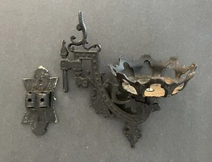Cast Iron Cast Lamp Bracket - Picture 1 of 2