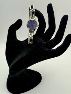 Silberfarbene Damenuhr "Icing" blaues Zifferblatt Kettengliedband batteriebetrieben - Bild 1 von 4