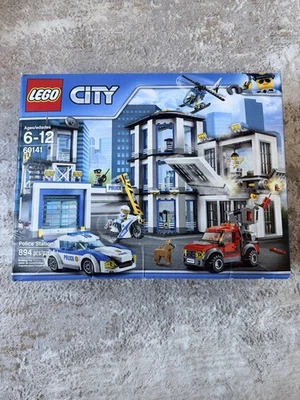 LEGO City Police Station 60141 retirado 100% completo con instrucciones y caja Foto 1 de 4