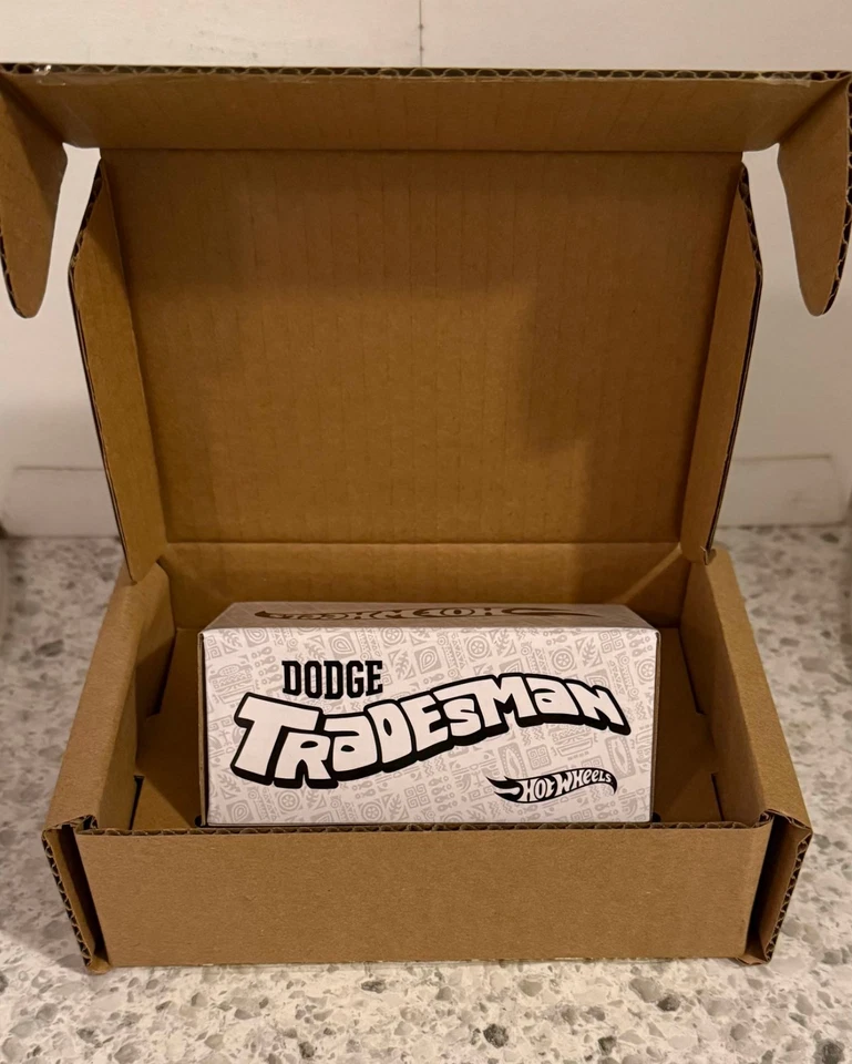 Hot Wheels Collectors RLC ‘70s Dodge Tradesman Van (JCP23-BH11)