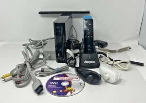 Consola Nintendo Wii Negra Paquete 2 Controladores 2 Cables Nunchuck Sensor Probado! - Imagen 1 de 12