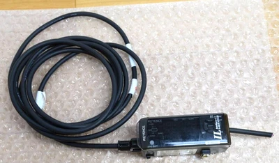 KEYENCE IL-1050 DIN-Rail Expansion Unit for CMOS Laser Sensor - Image 1 of 4