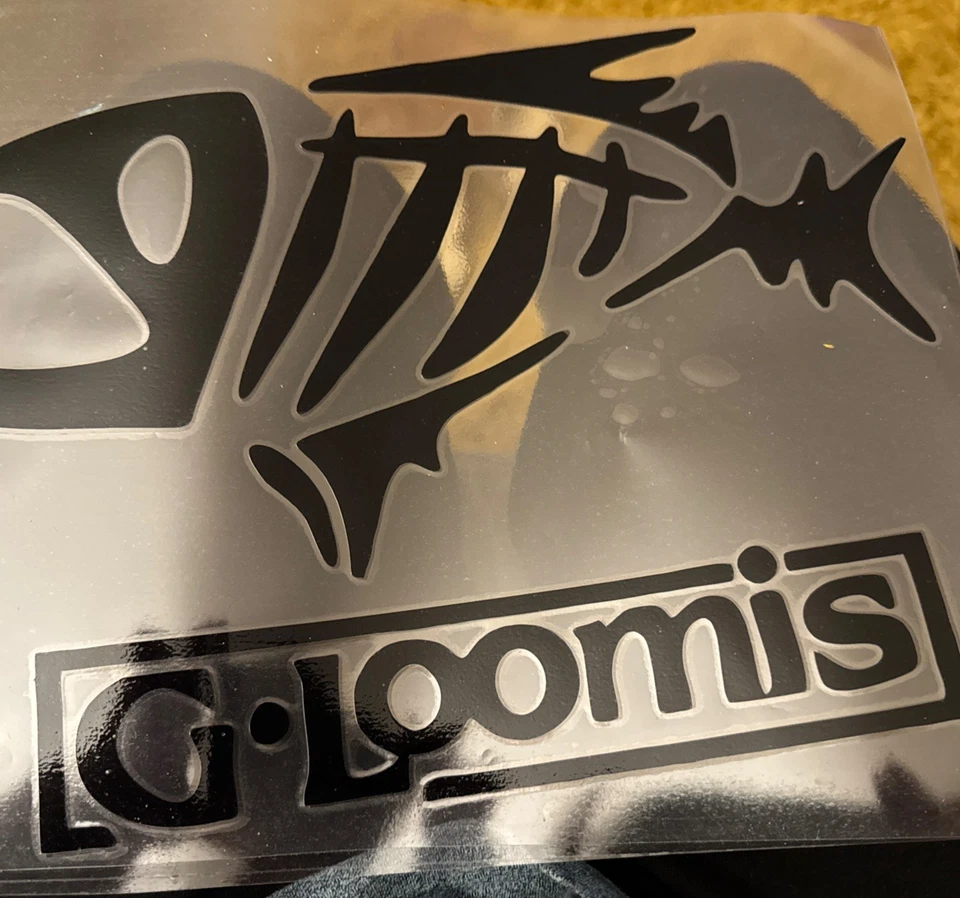 CALCOMANÍA CON LOGOTIPO DE APAREJOS G NEGRA CON LICENCIA, PORTÁTIL, ESTUCHE DE GUITARRA CAJA DE PESCA Foto 1 de 2