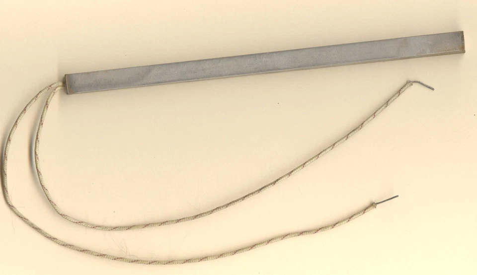 Cartucho Calentador CUADRADO CALOR RÁPIDO 3/8" D X 7.5" L 300W 240V 12" Fibra de Vidrio Plomo Foto 1 de 1