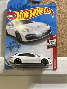 Hot Wheels 2020 Porsche Panamera Turbo S E-Hybrid Sport Turismo White 44/250 B82 - Picture 1 of 3