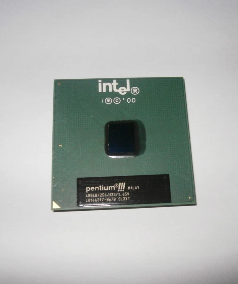Intel Pentium III SL3XT S.370 600 MHz 256KB - Image 1 of 1