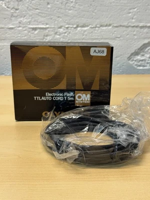 New in Box - Olympus Japan TTL AUTO Cord T 5m (AJ68) - Image 1 of 2
