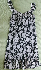 Ann Taylor LOFT DAMENKLEID SCHWARZ & CREME BLUMENDRUCK RÜSCHEN GRÖSSE 8 NEU MIT ETIKETT! - Bild 1 von 3