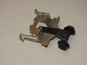 LIONEL O gauge 1120-9 FOR #235-246 STEAM LOCOMOTIVES FRONT TRUCK MOUNT ASSEMBLY - Picture 1 of 5