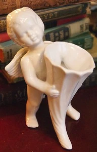 VINTAGE CHERUB HORN BUD VASE CERAMIC 7.5" H CHRISTMAS WEDDING VALENTINE PRECIOUS - Picture 1 of 2