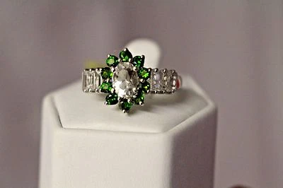 Anillo de topacio blanco petalita, diopsido cromado en platino sobre SS talla 5 nuevo con etiquetas 149. Foto 1 de 4