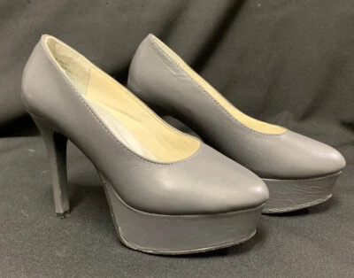 Bomba de plataforma gris Cenicienta de Boston Bella talla 2 M Foto 1 de 4