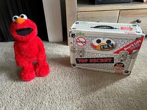 TMX Tickle Me Elmo Mattel - 10th Anniversary Edition with Box - Picture 1 of 1