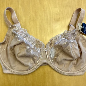 Wacoal 855237 "In Bloom" Beige Lace trim Underwire Bra - 36DDD - NWT - Picture 1 of 5