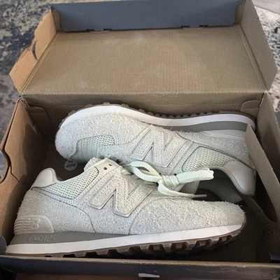 New Balance 574 Sneakers Womens 8.5 B Grey Mint Green  Lifestyle Gum Sole - Image 1 of 4