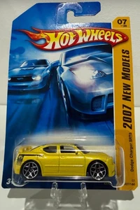 2007 DODGE CHARGER SRT8 1/64 HOT WHEELS 2007 FIRST EDITIONS # 07/36 YELLOW RARE - Picture 1 of 2