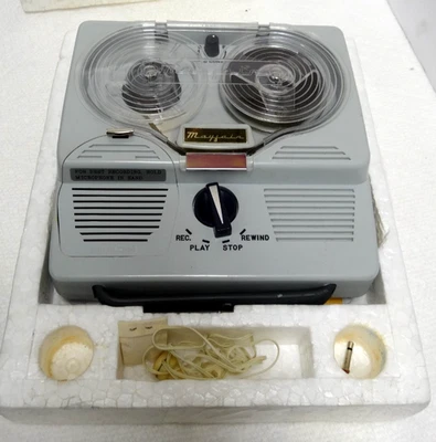 Grabadora de cinta de carrete a carrete Mayfair de colección Foto 1 de 4