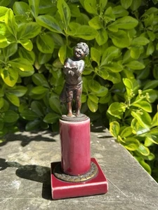 Bronze Putti auf Porzellansockel 19. Jh.  - Bild 1 von 10