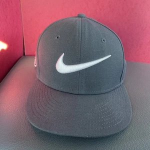 Nike True Snapback Mütze Flat Bill Cap grau auf schwarz Big Swoosh Logo verstellbar - Bild 1 von 8