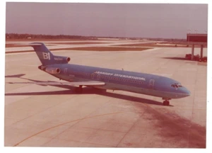 Plane Chaser 1980 Blue Braniff International Airlines jet en asfalto foto de 5x7 - Imagen 1 de 1