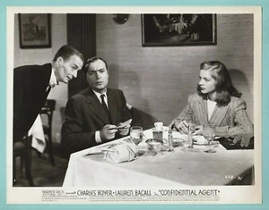 FOTOGRAFÍA XXL - ESTRELLAS DE CINE - CHARLES BOYER & LAUREN BACALL - 1945 - Imagen 1 de 2