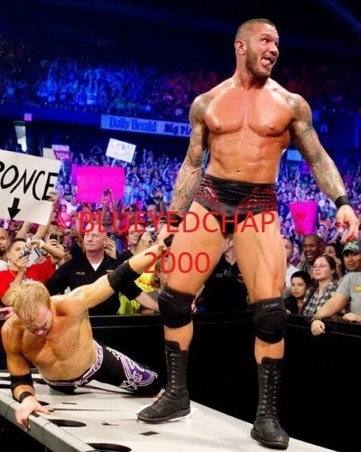 ФОТОГРАФИЯ РЕСТЛЕРА РЭНДИ ОРТОНА ПРОТИВ ХРИСТИАНСКОГО БОРЦА 8 X 10 WWF - Изображение 1 из 1