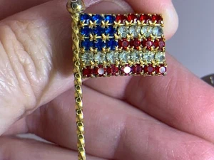 USA Flag Fourth of July Vintage Gold Brooch Pin T-355 - Picture 1 of 3