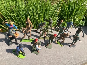 Lot de 16 grandes figurines soldats Louis Marx + cow boy Big Billy - Foto 1 di 19