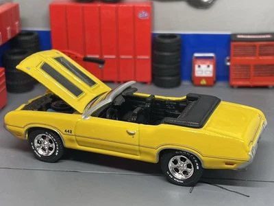 1970 70 Oldsmobile 442 Convertible Yellow Opening Hood 1/64 Scale - Image 1 of 4