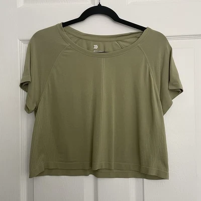 Top de entrenamiento recortado verde Target All In Motion, talla pequeña Foto 1 de 3