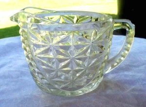 CREAMER - ANCHOR HOCKING CRYSTAL CLEAR GLASS STARS & BARS - Picture 1 of 2