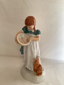 VINTAGE ROYAL DOULTON CHILDHOOD DAYS " SAVE SOME FOR ME " HN2959 - Picture 1 of 3