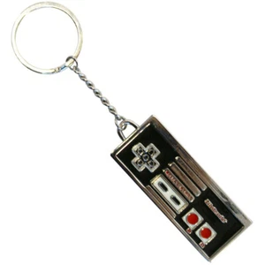 KE138750NTN NINTENDO ORIGINAL Porte-Clés En Métal Émaillé De Contrôleur NES - Picture 1 of 1