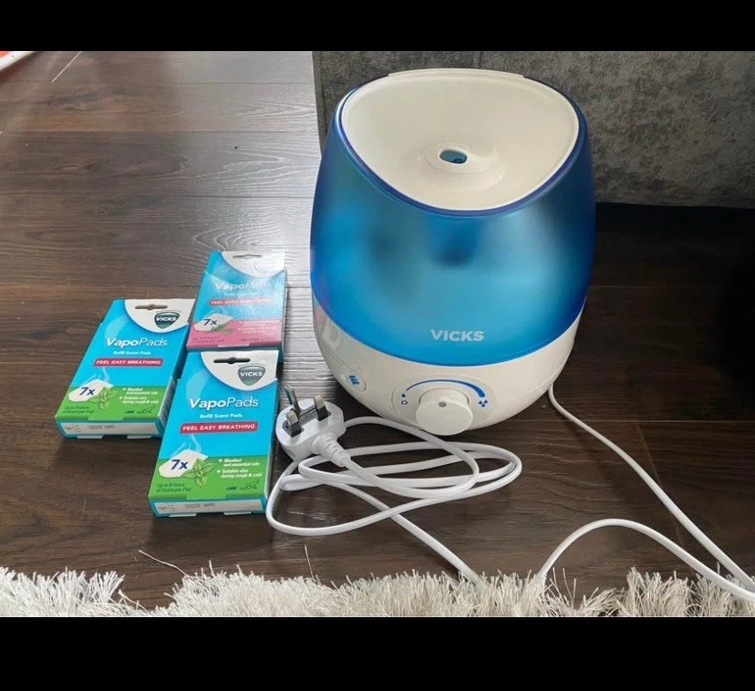 Vicks Mini Cool Mist Humidifier with Brand New Vapopads - Image 1 of 1
