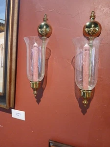 Coppia applique da parete vintage ottone portacandele vetro globi uragano usati in ottime condizioni - Foto 1 di 9