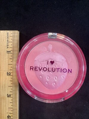 I Heart Revolution Beauty STRAWBERRY Soft Shimmer Blush Blusher New No Box - Image 1 of 4