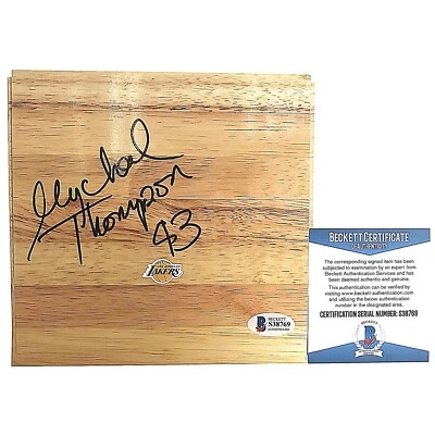 Tablero de piso firmado por Mychal Thompson LA Lakers Beckett certificado de autenticidad BAS prueba de foto exacta Foto 1 de 4