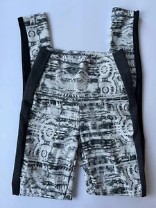 NWT LIQUIDO Women's Yoga Hipster Leggings Size SMALL Black Mamba - Picture 1 of 7
