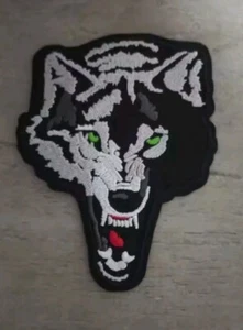 Embroidered Black Wolf Patch Iron On /sew On Applique - Picture 1 of 3