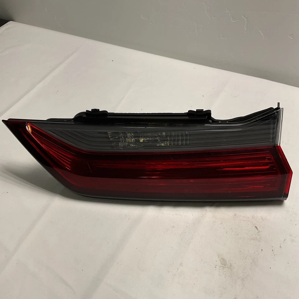 Conjunto de luz trasera-EX, deportivo utilitario TYC 17-5733-90-9 para Honda CR-V 20-21 Foto 1 de 4