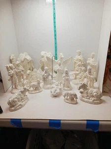 Vintage Atlantic Mold Ceramic Nativity Set 18 pc Hand Painted Iridescent Glaze - Picture 1 of 24